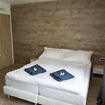 게스트하우스 Novohradska 3*
