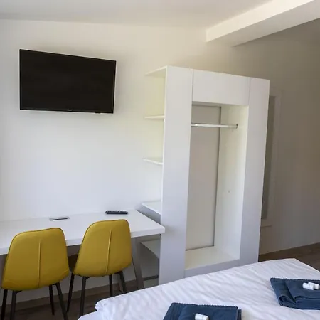 Guest house Novohradska *